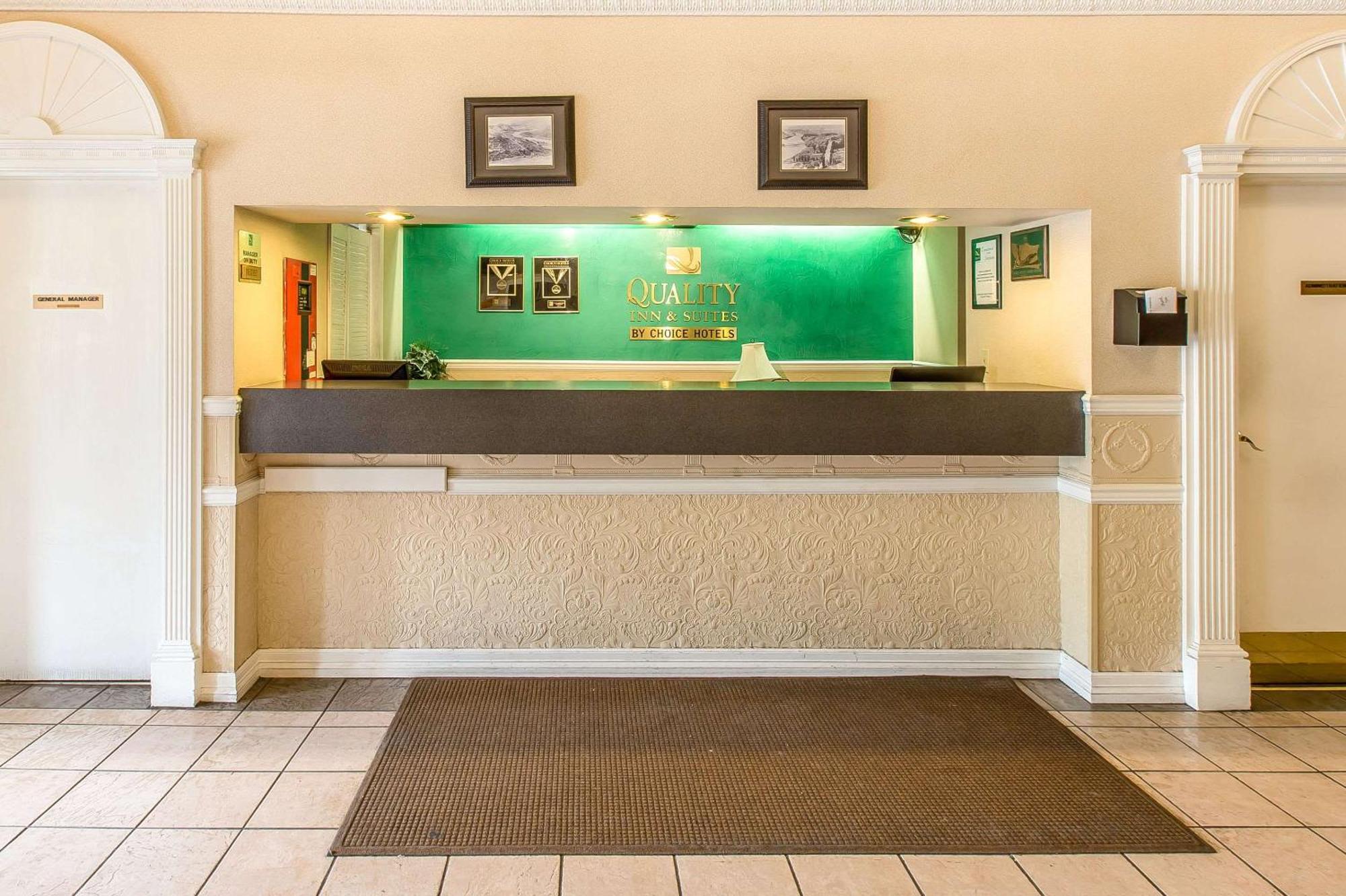Quality Inn & Suites On The River Glenwood Springs Eksteriør billede